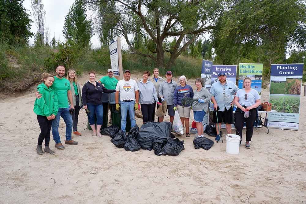 HLH_2_Ipperwash_Beach_Cleanup_1000_px.jpg